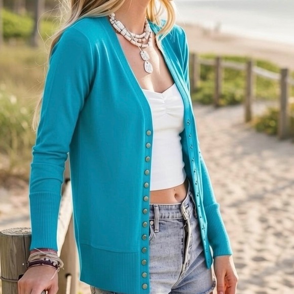 Zenana Outfitters Sweaters - Zenana Outfitters M Robin Egg Blue Snap Cardigan Coastal Preppy Lightweight